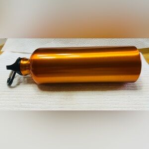 Water bottle, NEW never used, aluminum with carabiner.  25 oz, lightweight.